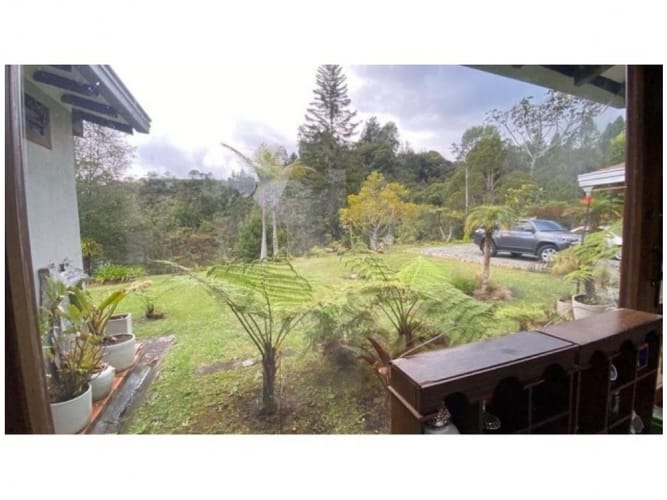 Casa de 3 alcobas en venta en Montessori, Envigado, 285 m² · foto 11 de 15