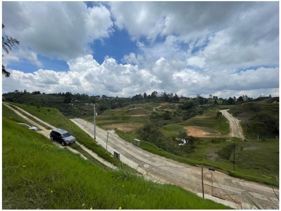 Lote en venta en Llano Grande, Rionegro, 2404 m² · foto 3 de 11