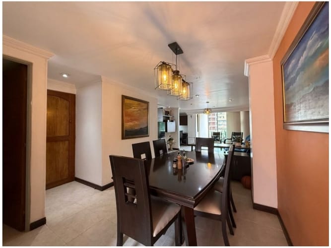 Apartamento de 4 alcobas en venta en Laureles, Medellín, 129 m² · foto 4 de 18
