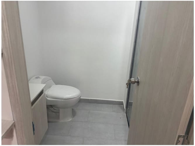 Apartamento de 3 alcobas en venta en La Castellana, Medellín, 1335 m² · foto 7 de 7
