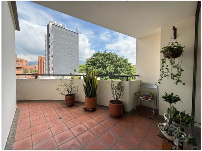 Apartamento de 4 alcobas en venta en Laureles, Medellín, 129 m² · foto 14 de 18