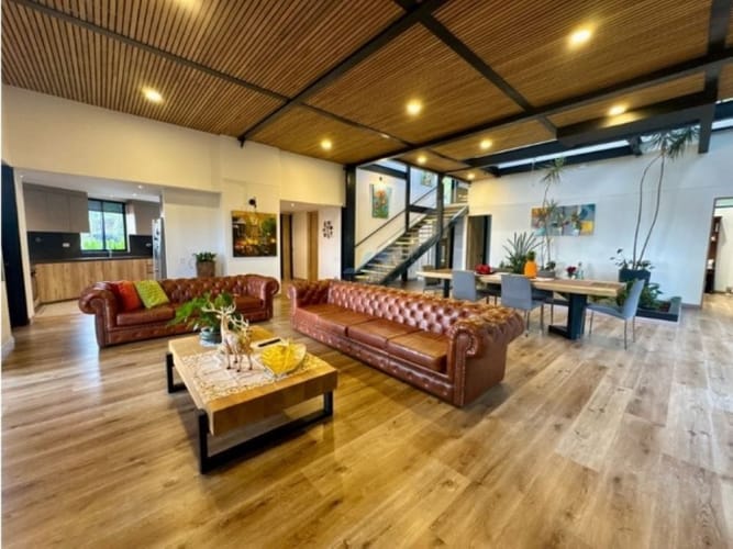 Casa de 5 alcobas en venta en Loma Del Chocho, Envigado, 340 m² · foto 4 de 24