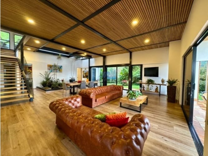 Casa de 5 alcobas en venta en Loma Del Chocho, Envigado, 340 m² · foto 5 de 24