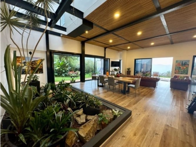 Casa de 5 alcobas en venta en Loma Del Chocho, Envigado, 340 m² · foto 6 de 24