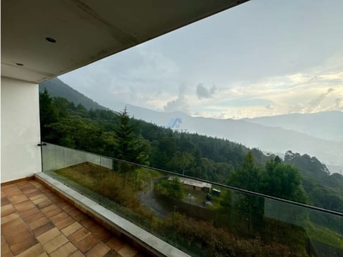 Casa de 5 alcobas en venta en Loma Del Chocho, Envigado, 340 m² · foto 7 de 24