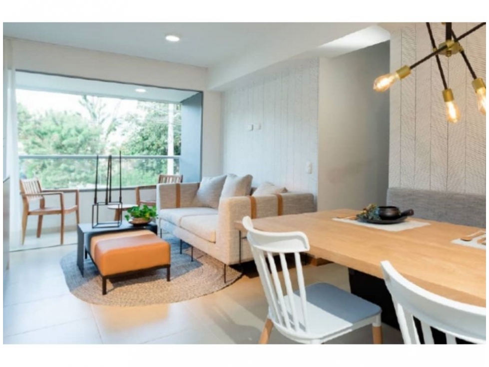 Apartamento de 2 alcobas en venta en Tres Esquinas, Sabaneta, 68 m² · foto 3 de 8