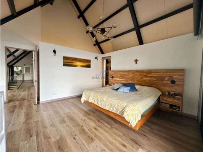 Casa de 5 alcobas en venta en Loma Del Chocho, Envigado, 340 m² · foto 16 de 24