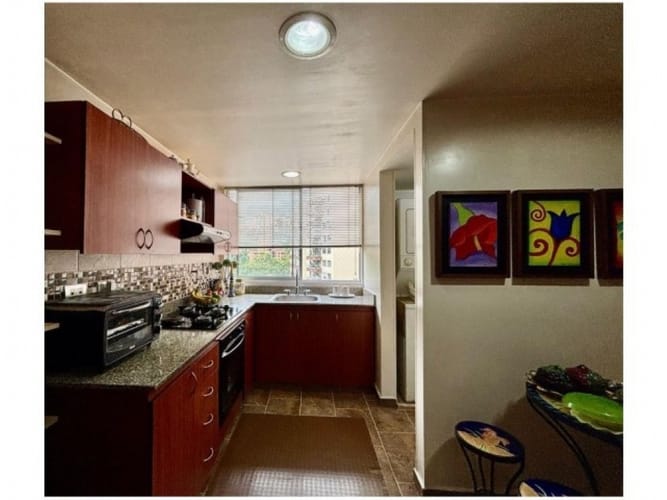 Apartamento en venta en El Poblado, Medellín · foto 9 de 14