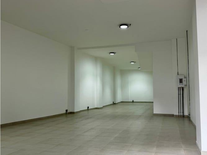 Bodega en venta en Villa Del Parque, Itagüí, 260 m² · foto 2 de 6