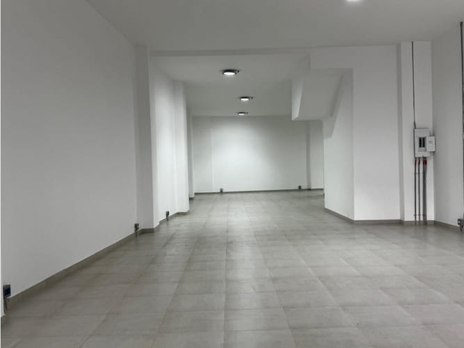 Bodega en venta en Villa Del Parque, Itagüí, 260 m² · foto 4 de 6