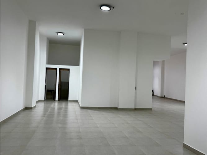 Bodega en venta en Villa Del Parque, Itagüí, 260 m² · foto 6 de 6
