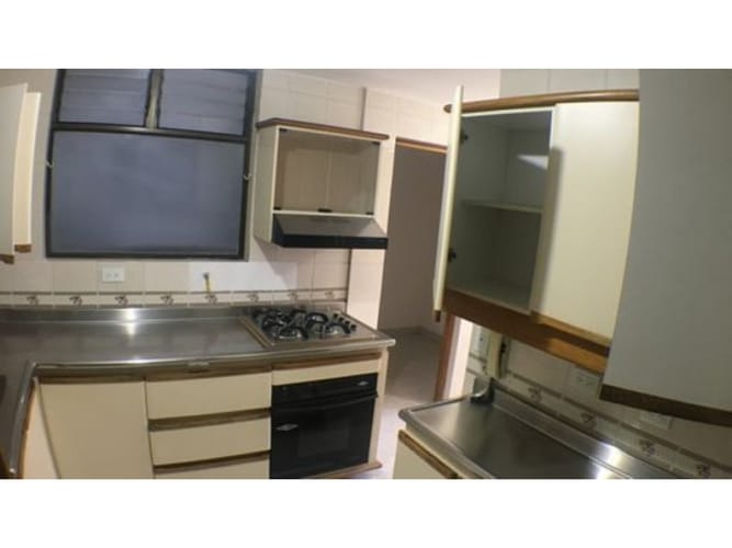 Apartamento en venta en Conquistadores, Medellín · foto 8 de 17
