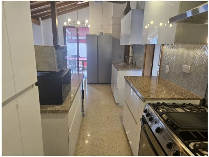 Apartamento de 4 alcobas en venta en Conquistadores, Medellín, 137 m² · foto 7 de 24