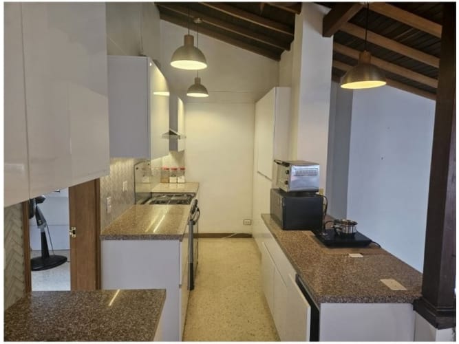 Apartamento de 4 alcobas en venta en Conquistadores, Medellín, 137 m² · foto 8 de 24
