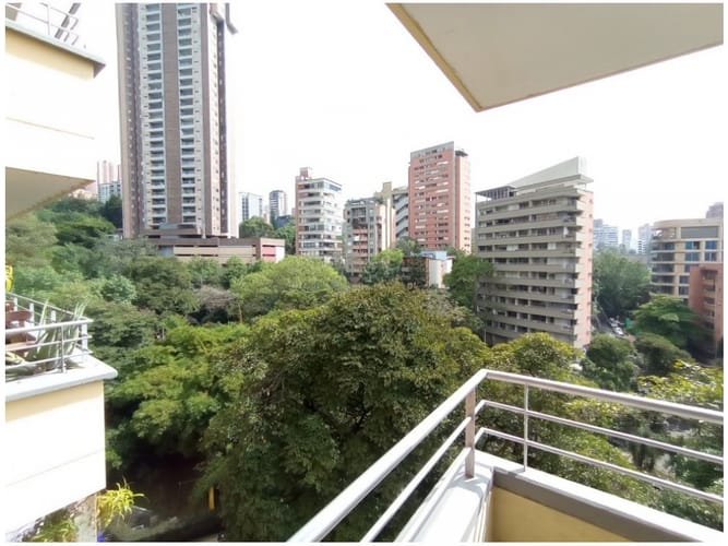 Apartamento en venta en El Poblado, Medellín · foto 14 de 23