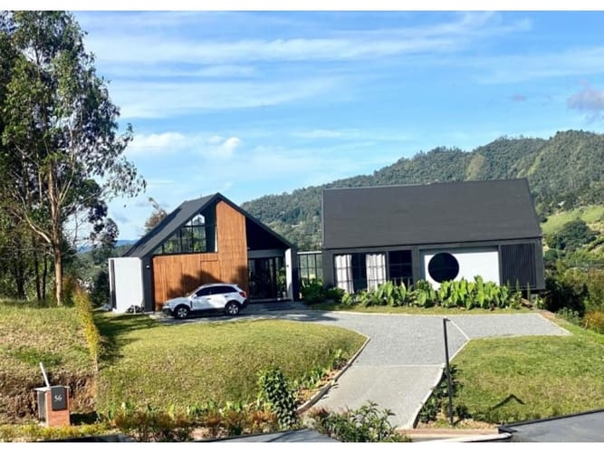 Casa de 3 alcobas en venta en Cascajo Abajo, Rionegro, 160 m² · foto 1 de 14