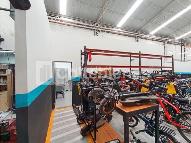 Local en venta en Noel, Medellín, 1269 m² · foto 7 de 20