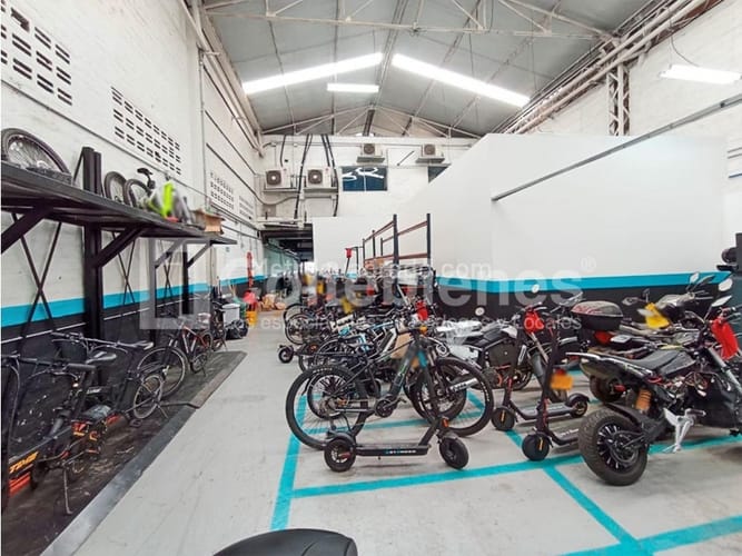 Local en venta en Noel, Medellín, 1269 m² · foto 9 de 20