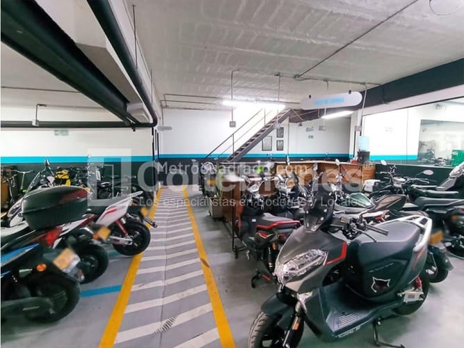 Local en venta en Noel, Medellín, 1269 m² · foto 11 de 20
