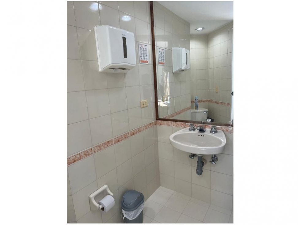 Oficina en venta en El Poblado, Medellín, 51 m² · foto 8 de 18