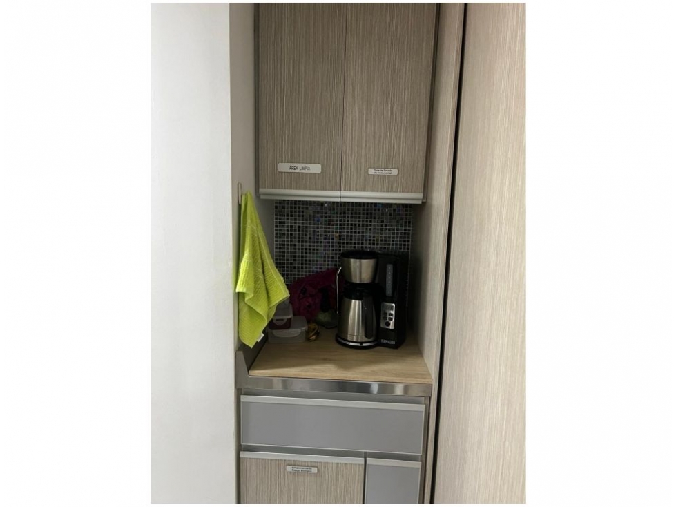 Oficina en venta en El Poblado, Medellín, 51 m² · foto 12 de 18