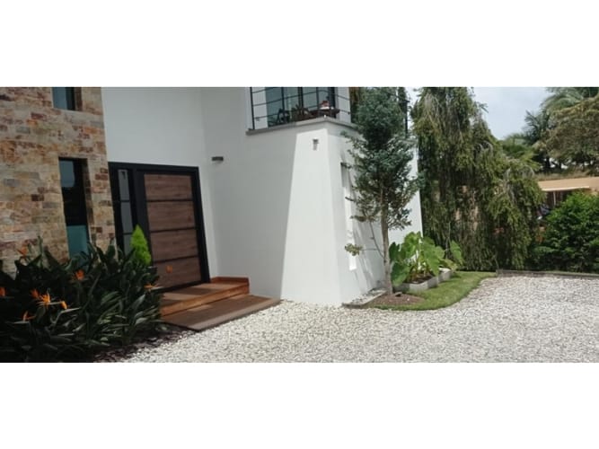 Casa de 3 alcobas en venta en Llano Grande, Rionegro, 352 m² · foto 4 de 8