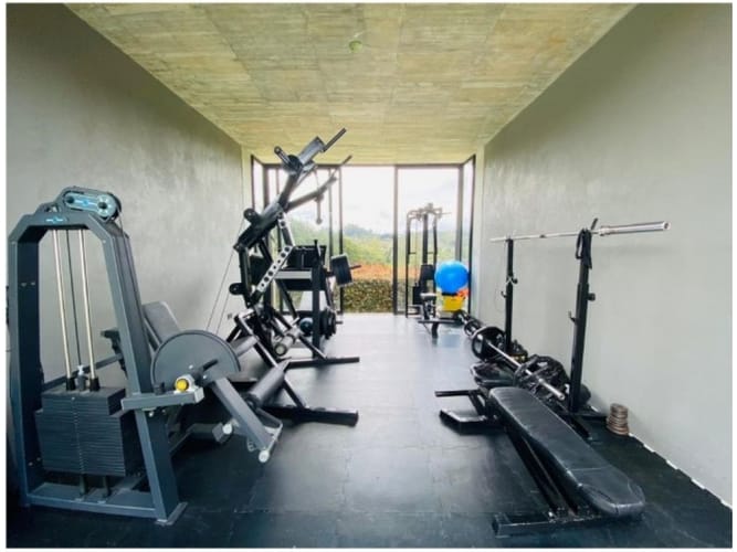 Casa de 4 alcobas en venta en Loma Del Chocho, Envigado, 500 m² · foto 2 de 9