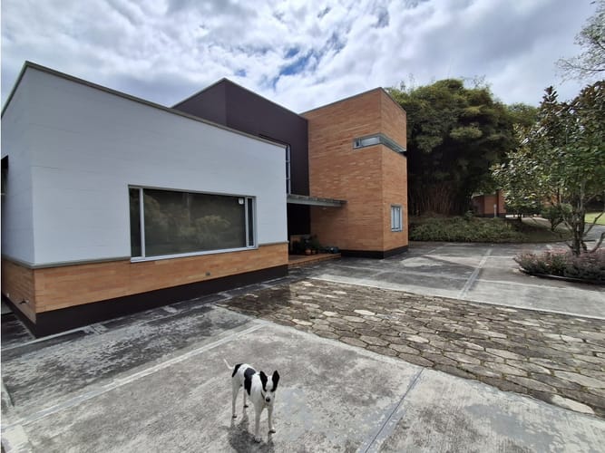 Casa de 4 alcobas en venta en Hojas Anchas, Guarne, 420 m² · foto 7 de 19