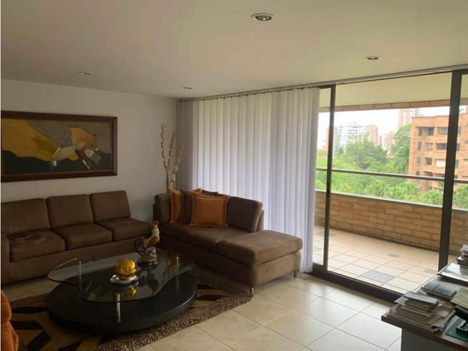 Apartamento de 3 alcobas en venta en Las Lomas, Medellín, 157 m² · foto 4 de 14