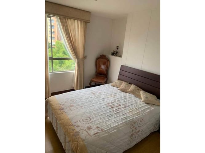 Apartamento de 3 alcobas en venta en Las Lomas, Medellín, 157 m² · foto 8 de 14