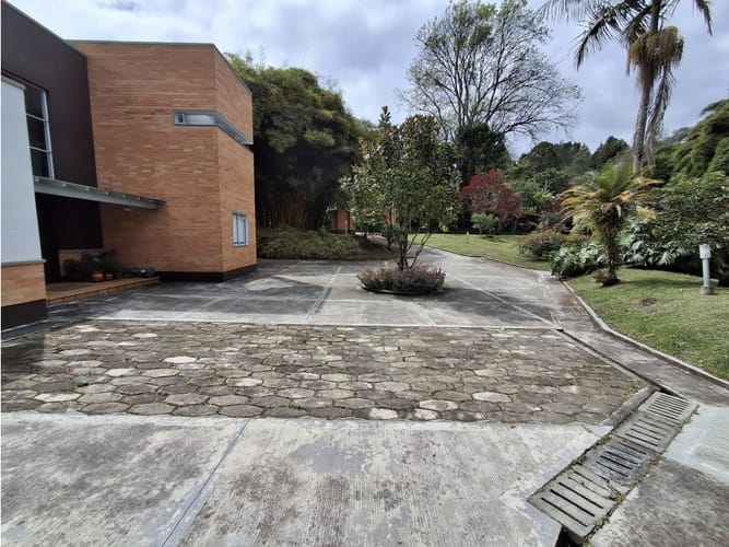 Casa de 4 alcobas en venta en Hojas Anchas, Guarne, 420 m² · foto 16 de 19