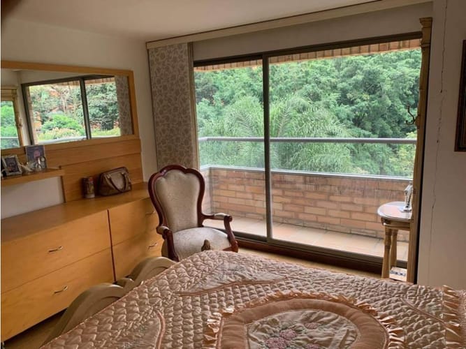 Apartamento de 3 alcobas en venta en Las Lomas, Medellín, 157 m² · foto 12 de 14