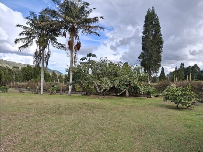Casa de 4 alcobas en venta en Hojas Anchas, Guarne, 420 m² · foto 18 de 19