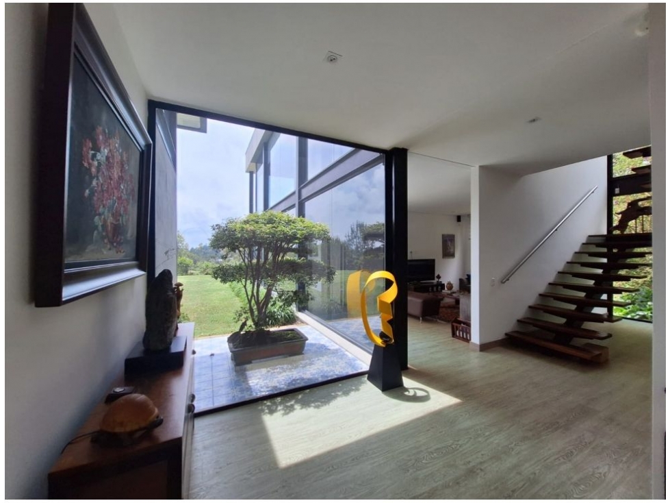 Casa en venta en Zona Centro, Envigado · foto 2 de 24
