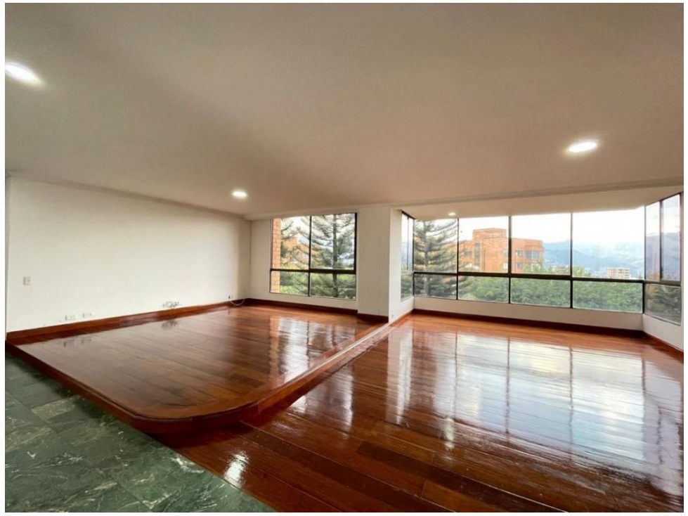 Apartamento en venta en El Poblado, Medellín · foto 4 de 24