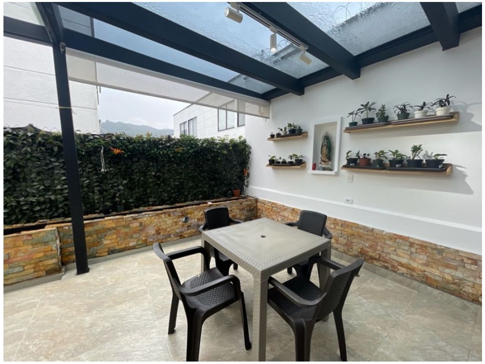 Casa de 4 alcobas en venta en Santa Elena, El Retiro, 200 m² · foto 3 de 24