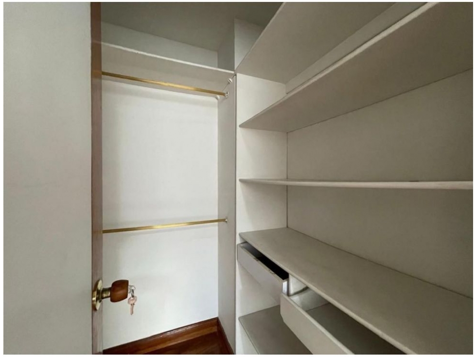 Apartamento en venta en El Poblado, Medellín · foto 13 de 24