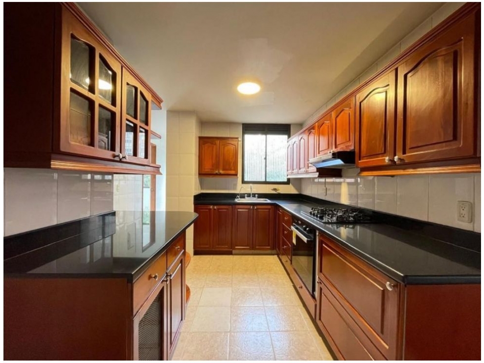 Apartamento en venta en El Poblado, Medellín · foto 21 de 24