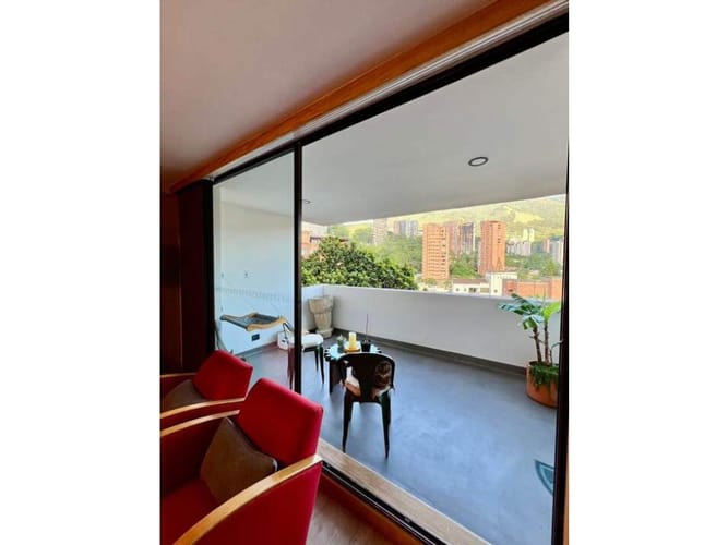 Apartamento de 3 alcobas en venta en El Poblado, Medellín, 186 m² · foto 3 de 15