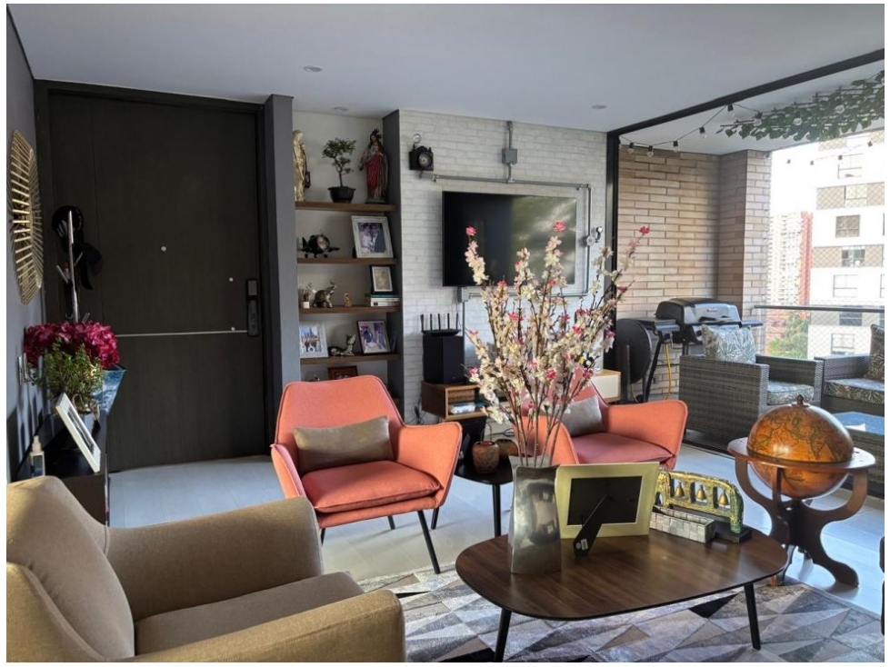 Apartamento en venta en El Poblado, Medellín · foto 2 de 19