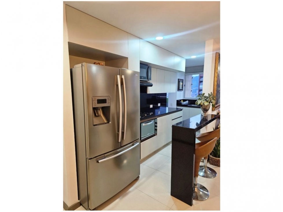 Apartamento de 3 alcobas en venta en Vereda Maria Auxiliadora, Sabaneta, 76 m² · foto 3 de 12