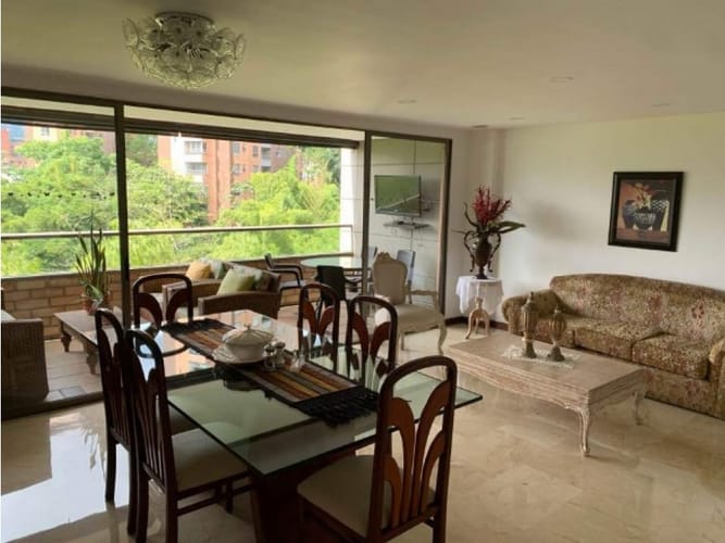 Apartamento de 2 alcobas en venta en Las Lomas, Medellín, 142 m² · foto 2 de 14