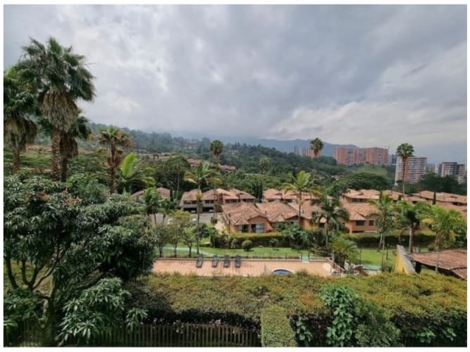 Casa de 4 alcobas en venta en Loma Del Chocho, Envigado, 282 m² · foto 3 de 24