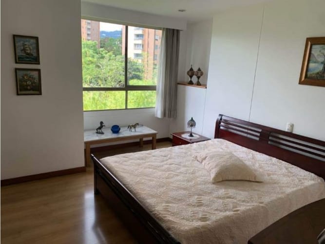 Apartamento de 2 alcobas en venta en Las Lomas, Medellín, 142 m² · foto 10 de 14