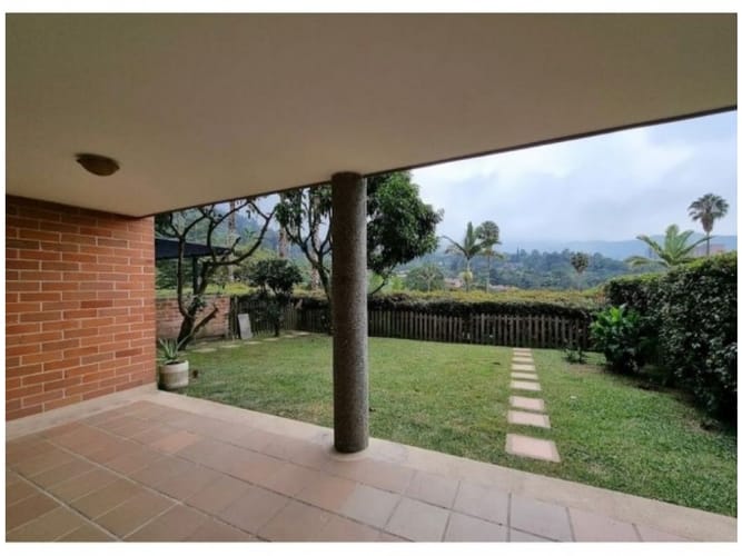 Casa de 4 alcobas en venta en Loma Del Chocho, Envigado, 282 m² · foto 4 de 24