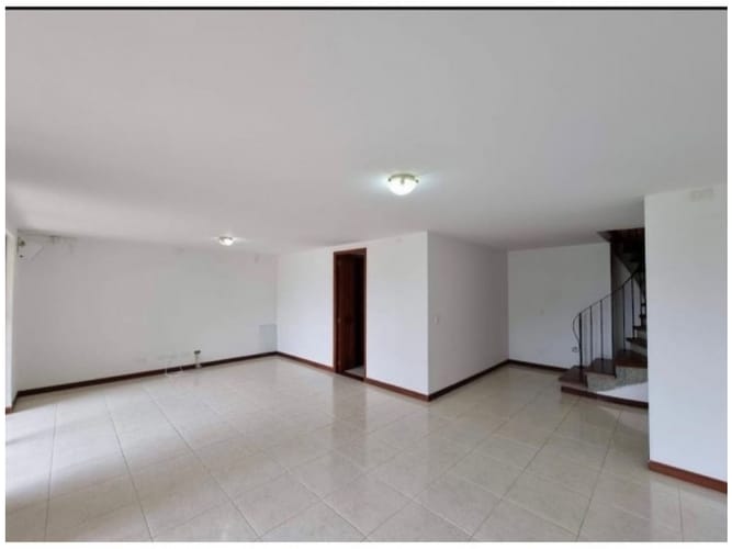 Casa de 4 alcobas en venta en Loma Del Chocho, Envigado, 282 m² · foto 7 de 24
