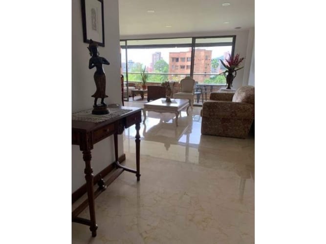 Apartamento de 2 alcobas en venta en Las Lomas, Medellín, 142 m² · foto 13 de 14