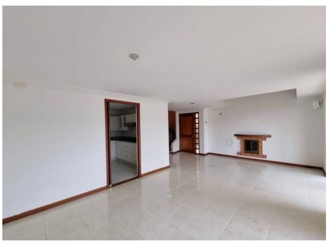 Casa de 4 alcobas en venta en Loma Del Chocho, Envigado, 282 m² · foto 8 de 24