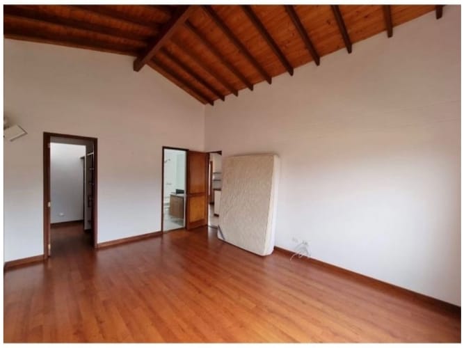 Casa de 4 alcobas en venta en Loma Del Chocho, Envigado, 282 m² · foto 13 de 24