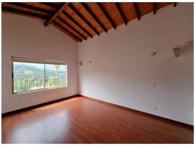Casa de 4 alcobas en venta en Loma Del Chocho, Envigado, 282 m² · foto 17 de 24